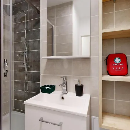 Expat Renting - Le Volta - Terrasse - Netflix *