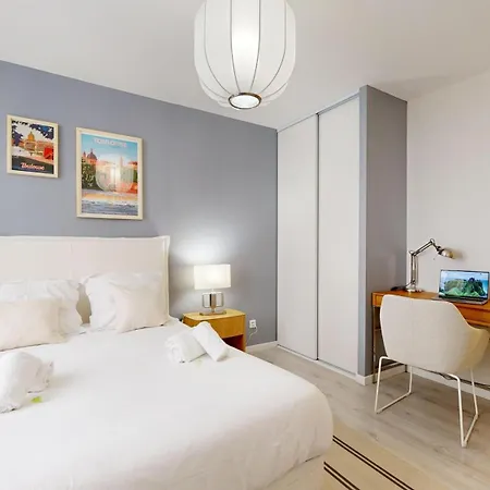 Expat Renting - Le Volta - Terrasse - Netflix *