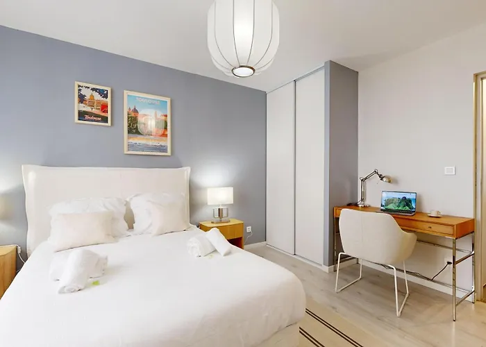 Expat Renting - Le Volta - Terrasse - Netflix *