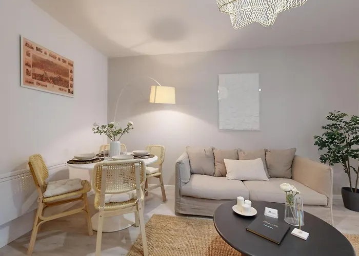 Expat Renting - Le Volta - Terrasse - Netflix Lejlighed